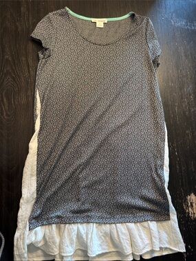 Short-Sleeve Navy Microprint Tunic with White Ruffle Hem